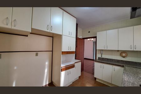 Casa à venda com 225m², 3 quartos e 2 vagas
