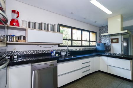 Apartamento à venda com 340m², 4 quartos e 5 vagas Apartamento à venda com 340m², 4 quartos e 5 vagasCozinha