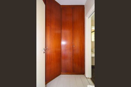 Apartamento à venda com 340m², 4 quartos e 5 vagas Apartamento à venda com 340m², 4 quartos e 5 vagasSuíte 4