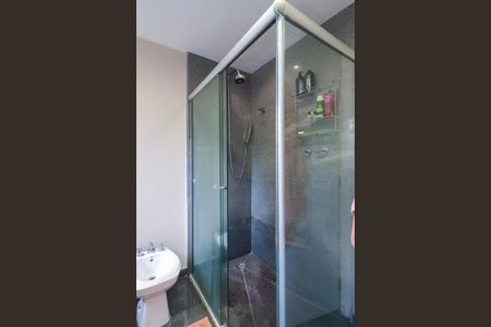 Apartamento à venda com 340m², 4 quartos e 5 vagas Apartamento à venda com 340m², 4 quartos e 5 vagasBanheiro da Suíte 1