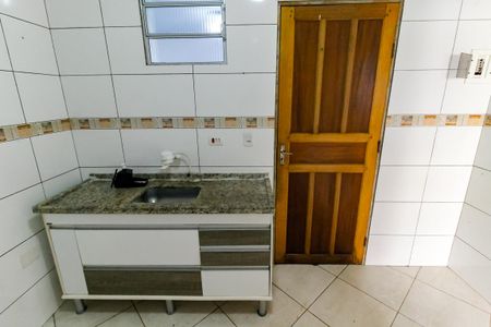 Cozinha de casa para alugar com 1 quarto, 40m² em Jardim Record, Taboão da Serra