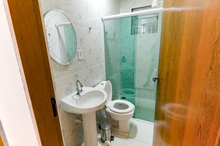 Banheiro de casa para alugar com 1 quarto, 40m² em Jardim Record, Taboão da Serra