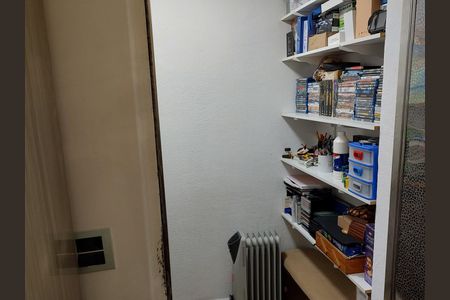 Casa à venda com 250m², 2 quartos e 2 vagas Casa à venda com 250m², 2 quartos e 2 vagasDespensa