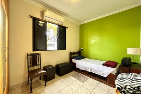 Casa à venda com 107m², 3 quartos e 2 vagas Casa à venda com 107m², 3 quartos e 2 vagasQuarto