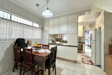 Casa à venda com 107m², 3 quartos e 2 vagas Casa à venda com 107m², 3 quartos e 2 vagasCozinha