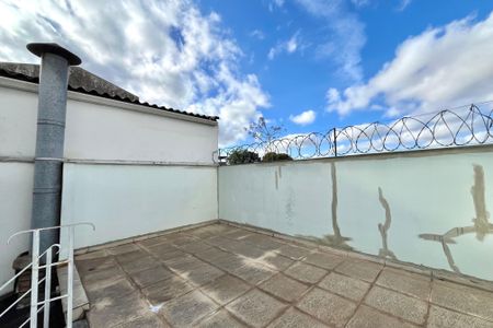 Casa à venda com 107m², 3 quartos e 2 vagas Casa à venda com 107m², 3 quartos e 2 vagasÁrea externa