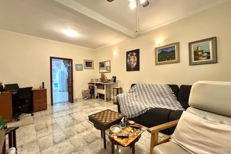 Casa à venda com 107m², 3 quartos e 2 vagas Casa à venda com 107m², 3 quartos e 2 vagasSala