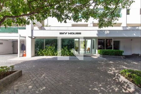 Apartamento à venda com 156m², 3 quartos e 2 vagasEntrada