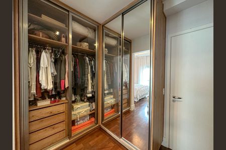 Apartamento à venda com 156m², 3 quartos e 2 vagasCloset Suíte Master