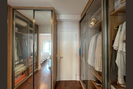 Apartamento à venda com 156m², 3 quartos e 2 vagasCloset Suíte Master