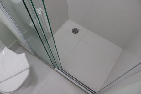 Banheiro de kitnet/studio para alugar com 1 quarto, 25m² em Perdizes, São Paulo