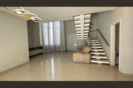 Casa de condomínio para alugar com 228m², 3 quartos e 3 vagas