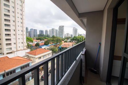 Studio para alugar com 25m², 1 quarto e sem vaga Studio para alugar com 25m², 1 quarto e sem vagaVaranda