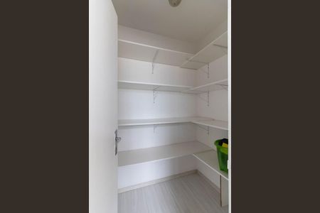 Apartamento à venda com 67m², 2 quartos e 1 vaga Apartamento à venda com 67m², 2 quartos e 1 vagaQuarto de Serviço