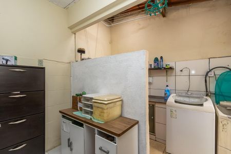 Casa à venda com 250m², 8 quartos e 4 vagas Casa à venda com 250m², 8 quartos e 4 vagasÁrea de Serviço