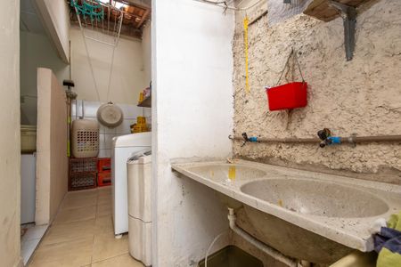 Casa à venda com 250m², 8 quartos e 4 vagas Casa à venda com 250m², 8 quartos e 4 vagasÁrea de Serviço