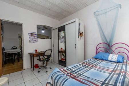 Casa à venda com 250m², 8 quartos e 4 vagas Casa à venda com 250m², 8 quartos e 4 vagasQuarto 2