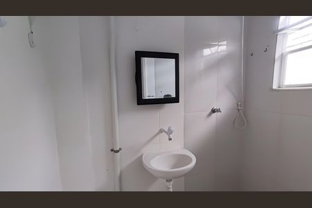 Banheiro  de kitnet/studio para alugar com 1 quarto, 25m² em Gardênia Azul, Rio de Janeiro