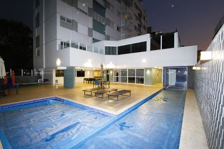 Apartamento à venda com 155m², 3 quartos e 4 vagasÁrea comum - Piscina