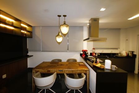 Apartamento à venda com 155m², 3 quartos e 4 vagasCopa