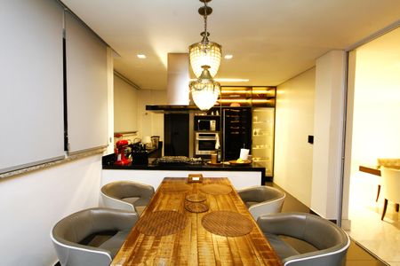 Apartamento à venda com 155m², 3 quartos e 4 vagasCopa