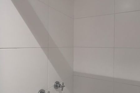 Banheiro de kitnet/studio para alugar com 1 quarto, 39m² em Vila Camargos, Guarulhos