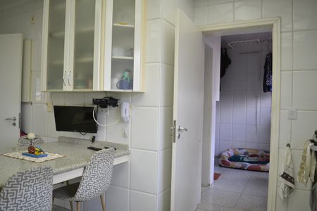 Apartamento à venda com 154m², 4 quartos e 2 vagasCozinha