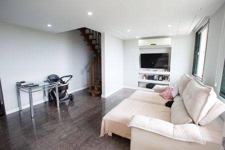 Sala de casa de condomínio à venda com 3 quartos, 450m² em Taquara, Rio de Janeiro
