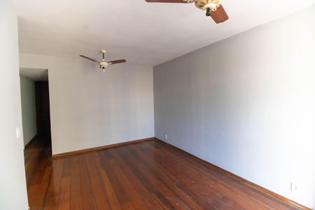 Sala de apartamento para alugar com 4 quartos, 166m² em Ingá, Niterói