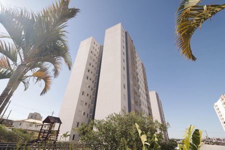 Apartamento à venda com 72m², 3 quartos e 1 vaga Apartamento à venda com 72m², 3 quartos e 1 vagaFachada