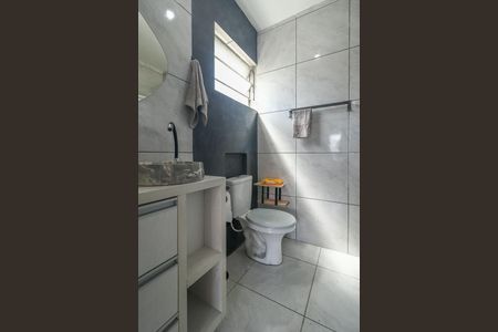 Banheiro de apartamento à venda com 1 quarto, 32m² em Petrópolis, Porto Alegre