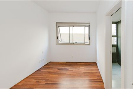 Apartamento à venda com 275m², 4 quartos e 3 vagas Apartamento à venda com 275m², 4 quartos e 3 vagasSuíte 1