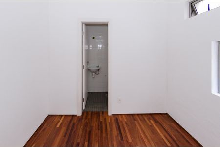 Apartamento à venda com 275m², 4 quartos e 3 vagas Apartamento à venda com 275m², 4 quartos e 3 vagasQuarto de serviço