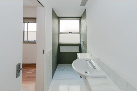 Apartamento à venda com 275m², 4 quartos e 3 vagas Apartamento à venda com 275m², 4 quartos e 3 vagasBanheiro suíte 1