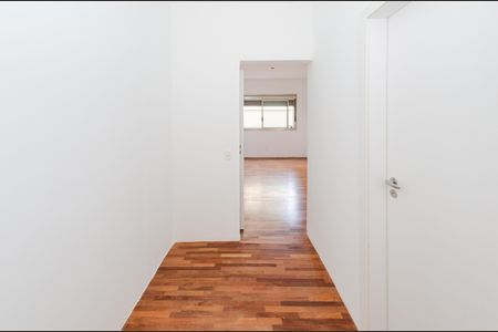Apartamento à venda com 275m², 4 quartos e 3 vagas Apartamento à venda com 275m², 4 quartos e 3 vagasCloset suíte 2