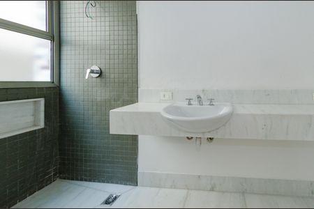 Apartamento à venda com 275m², 4 quartos e 3 vagas Apartamento à venda com 275m², 4 quartos e 3 vagasBanheiro suíte 1