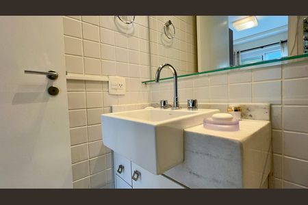 Apartamento para alugar com 97m², 2 quartos e 1 vaga Apartamento para alugar com 97m², 2 quartos e 1 vagaBanheiro da Suíte