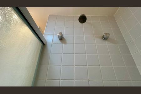 Apartamento para alugar com 97m², 2 quartos e 1 vaga Apartamento para alugar com 97m², 2 quartos e 1 vagaBanheiro da Suíte