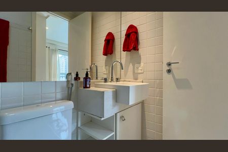 Apartamento para alugar com 97m², 2 quartos e 1 vaga Apartamento para alugar com 97m², 2 quartos e 1 vagaBanheiro