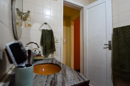 Apartamento à venda com 80m², 2 quartos e 1 vaga Apartamento à venda com 80m², 2 quartos e 1 vagaBanheiro