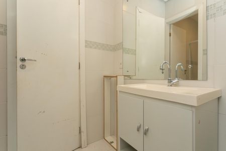 Casa para alugar com 200m², 3 quartos e 1 vaga Casa para alugar com 200m², 3 quartos e 1 vagaBanheiro Social