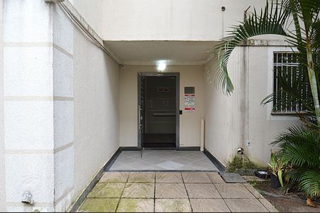 Apartamento para alugar com 69m², 2 quartos e 1 vagaEntrada do Bloco