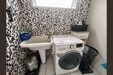 Apartamento à venda com 66m², 2 quartos e 1 vaga Apartamento à venda com 66m², 2 quartos e 1 vagaÁrea de Serviço