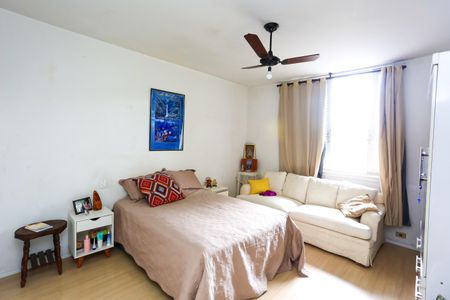 Casa à venda com 700m², 4 quartos e 6 vagas Casa à venda com 700m², 4 quartos e 6 vagasQuarto 2
