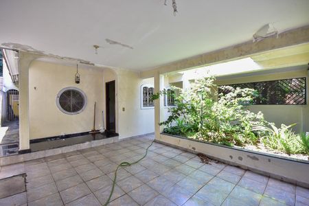 Casa à venda com 302m², 4 quartos e 3 vagasGaragem