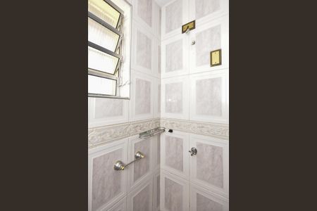 Casa à venda com 302m², 4 quartos e 3 vagasBanheiro 1