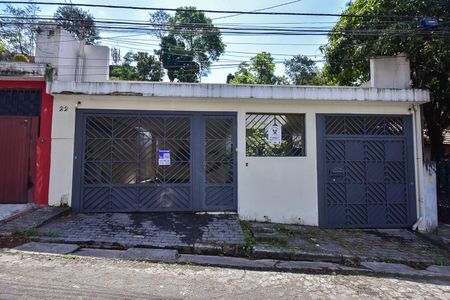 Casa à venda com 302m², 4 quartos e 3 vagasFachada