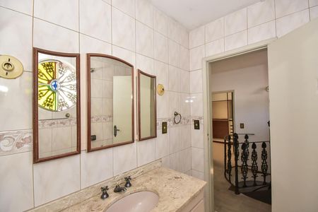 Casa à venda com 302m², 4 quartos e 3 vagasBanheiro 2