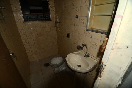 Casa à venda com 74m², 2 quartos e 2 vagasBanheiro da Suíte