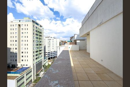 Apartamento à venda com 132m², 2 quartos e 2 vagas Apartamento à venda com 132m², 2 quartos e 2 vagasCobertura / Terraço